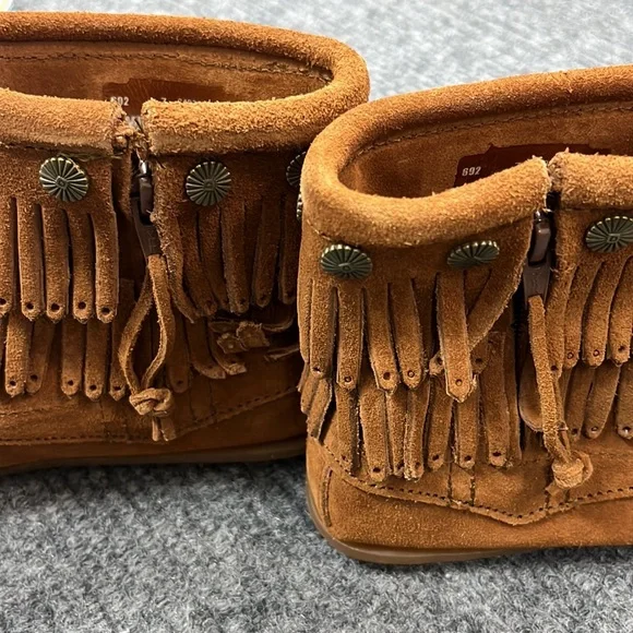 Minnetonka Women’s Double Fringe Side Zip Brown Boot (2944) - Picture 6 of 9